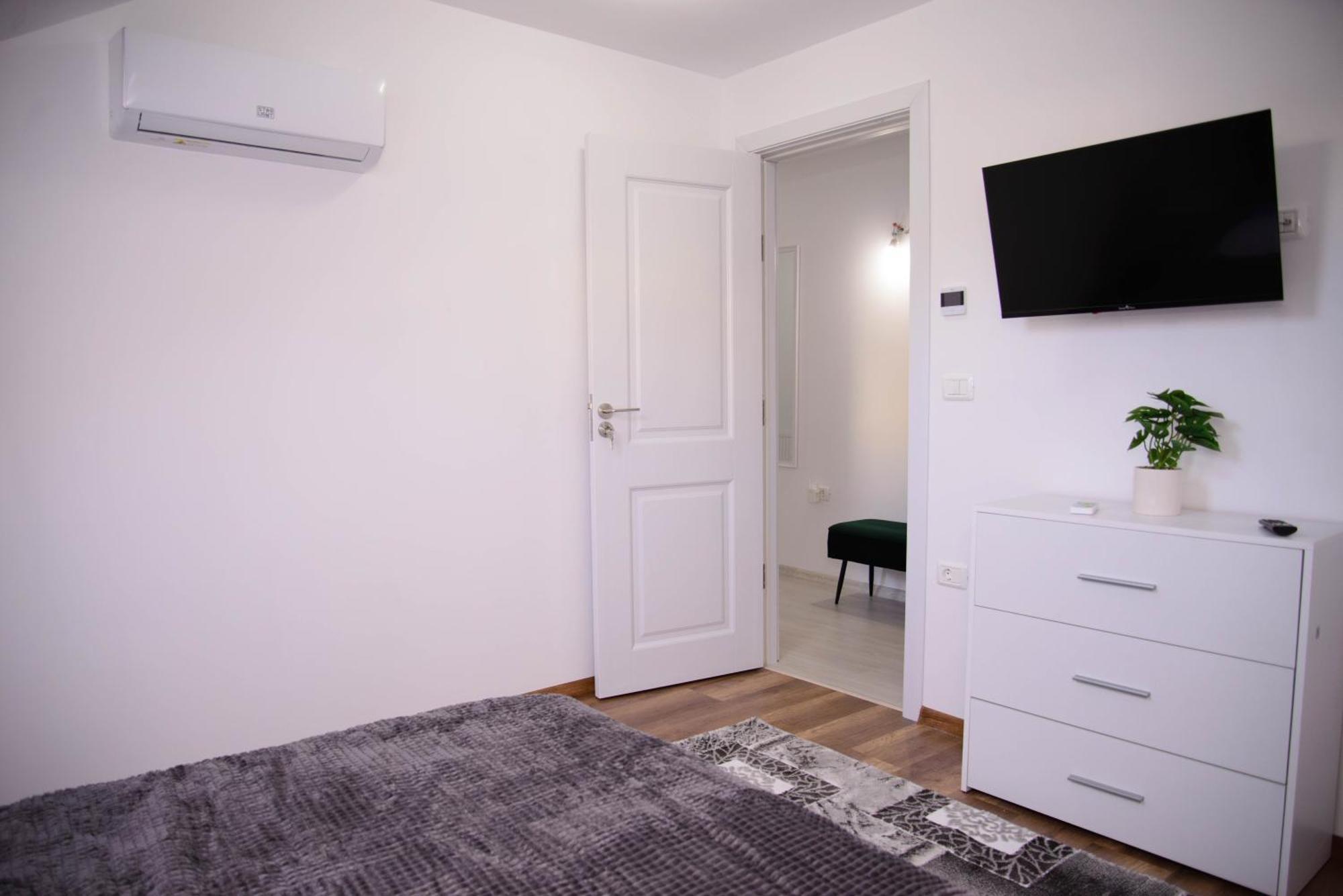 Lisia Residence #2 เปียตราเนียมซ์ ภายนอก รูปภาพ